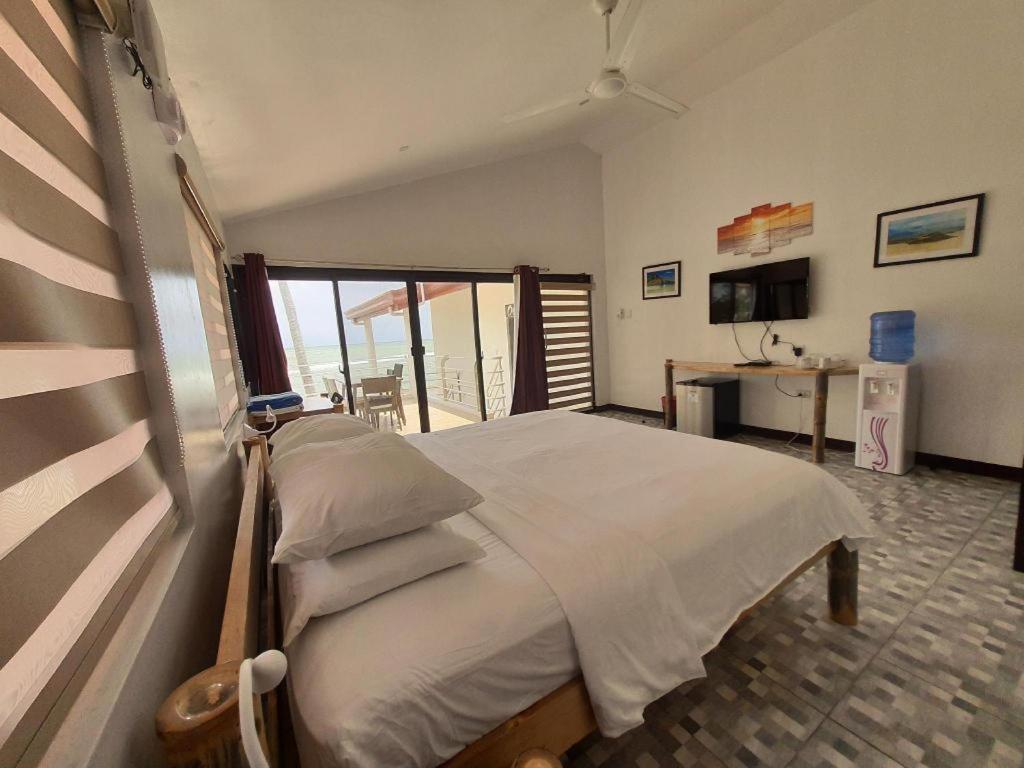 Coral Beach Club Matabungkay Eksteriør billede